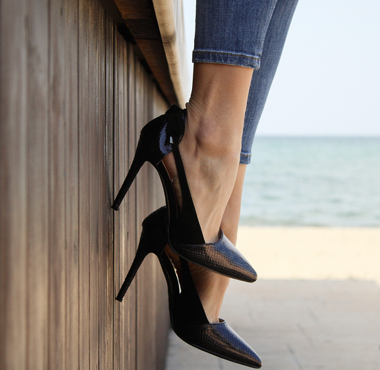 Jain chappal store banga